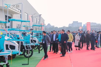 蘇州久富二期工廠投產(chǎn) 擘畫智能農(nóng)機(jī)新藍(lán)圖，開啟農(nóng)業(yè)機(jī)械服務(wù)新篇章